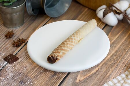 Вафельная трубочка со сгущенкой