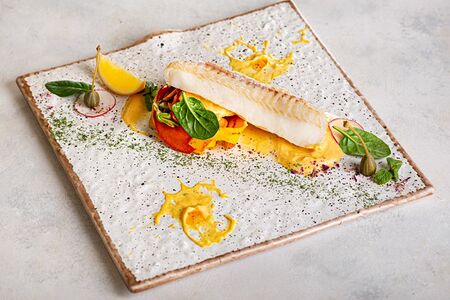 Лойн из мурманской трески с овощами