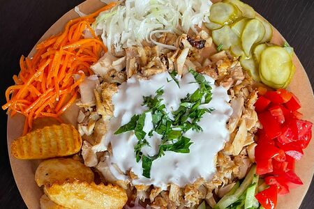 Шаверма на тарелке