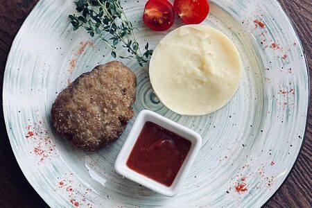 Котлета Домашняя с картофельным пюре 