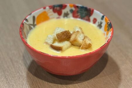 Сырный крем-суп с гренками