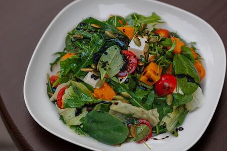 Салат с тыквой и сыром фета 