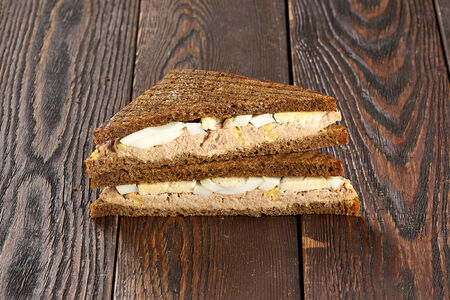 Бутерброд с тунцом