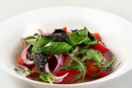 Салат из сочных бакинских помидоров