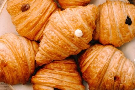 Круассан с солёной карамелью