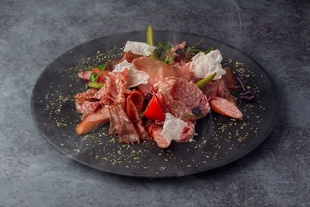 Мясная тарелка