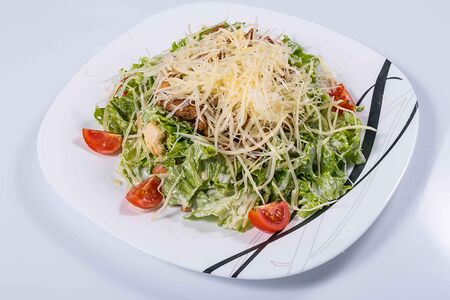 Салат Цезарь с курицей