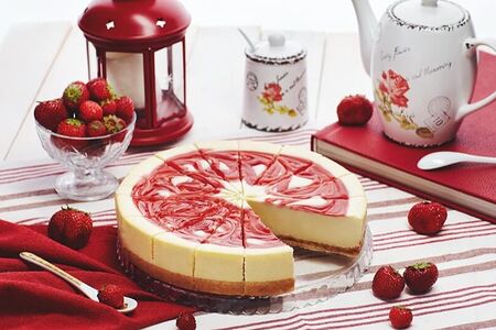 Чизкейк с клубникой