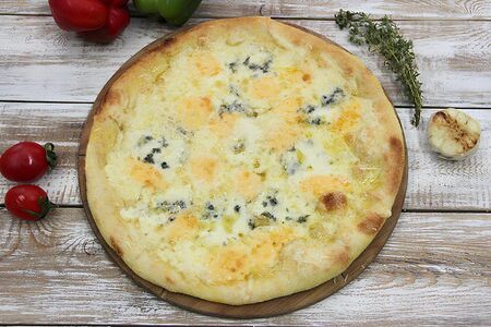 Пицца Четыре Сыра большая