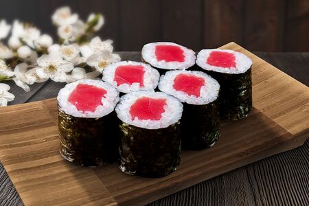 Мини-ролл с тунцом