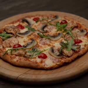 Пицца с курицей и грибами