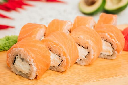 Ролл Нежный лосось
