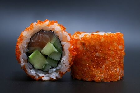 Ролл Калифорния с лососем