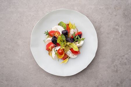 Салат капрезе