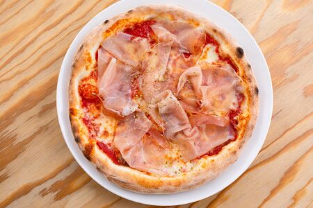 Пицца Прошутто