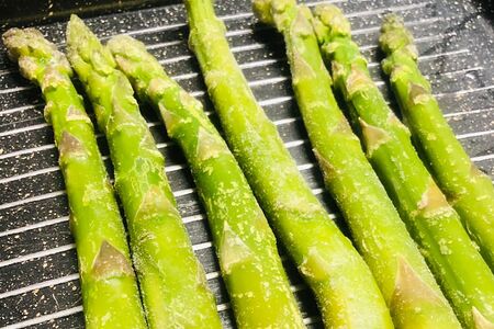 Спаржа на гриле