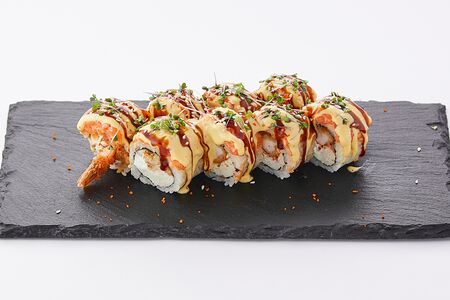 Ролл Королевская креветка с соусом манго