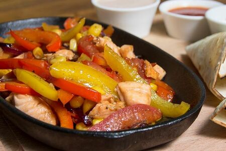 Огненный фахитос с лососем