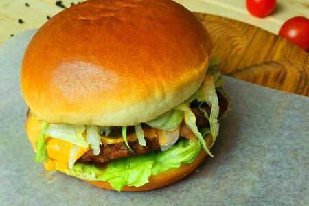 Чизбургер с телятиной