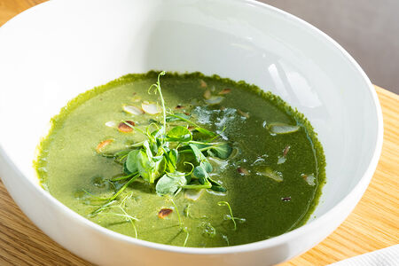 Крем-суп с зеленым горошком и шпинатом