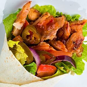 Донер чили в лаваше с курицей