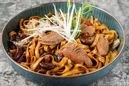 Удон с телятиной