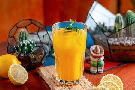 Лимонад Манго-маракуйя