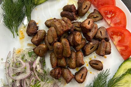 Шаурма из куриных сердечек в тонком лаваше