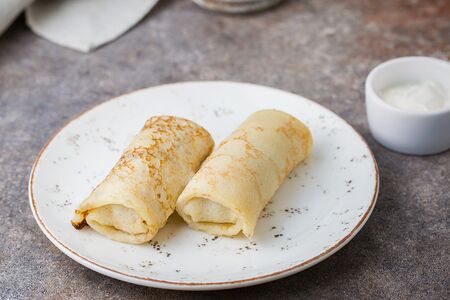 Блинчики с творогом и изюмом