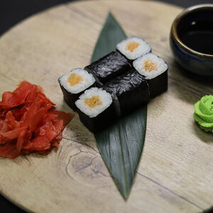 Ролл с лососем