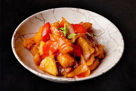 Судак с овощами в кисло-сладком соусе