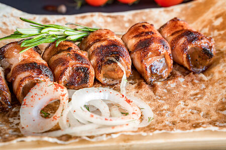 Печень говяжья в беконе