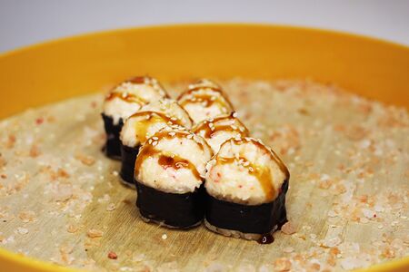 Запечённый ролл Адзи кани