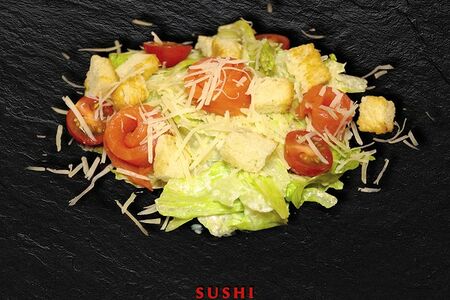 Салат цезарь с лососем