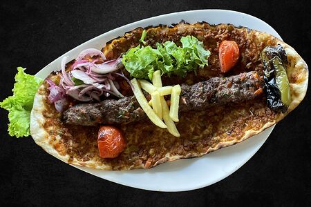 Лахмаджун кебаб