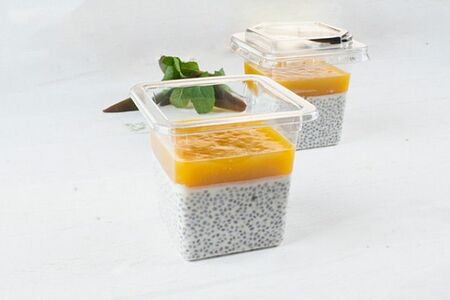 Десерт Чиа пудинг на сливках с манго