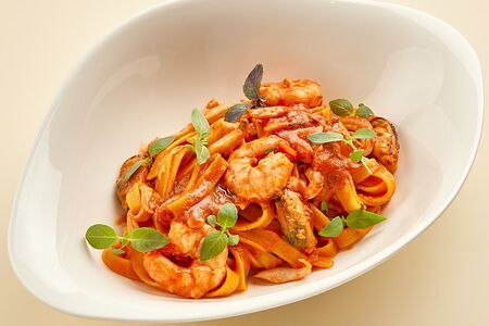 Тальятелле фрутти-ди маре