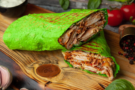 Шаурма в чесночном лаваше