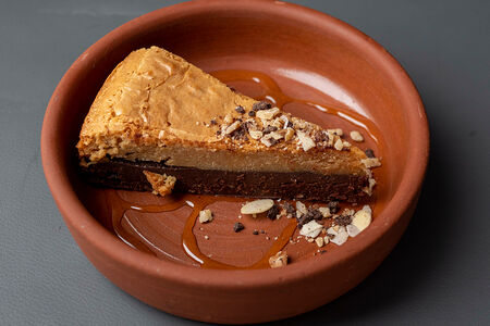 Шоколадно-арахисовый брауни