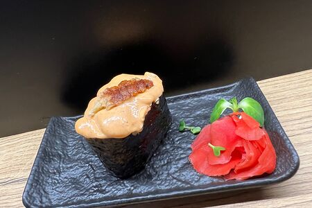 Суши спайси Угорь