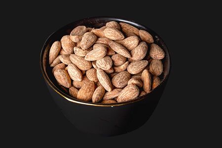 Миндаль копченый