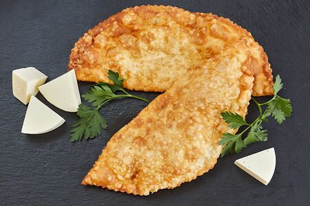 Чебурек с сыром моцарелла