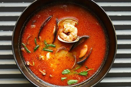 Том-Ям По классике с морскими гадами