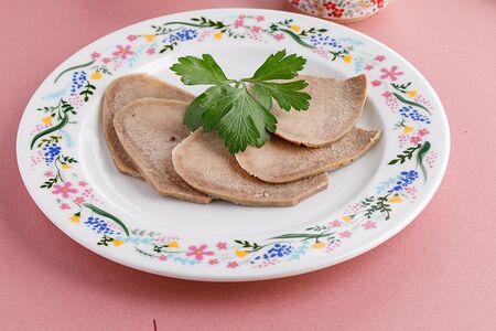 Телячий язык с хреном