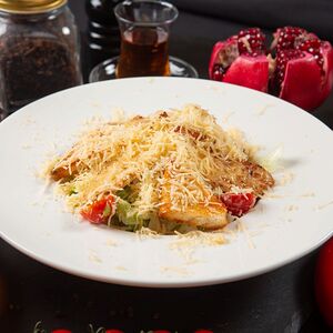 Салат Цезарь с курицей