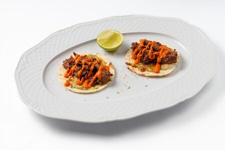 Тако с томлёной говядиной в смокере