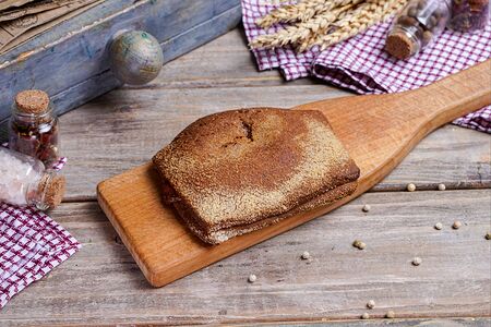 Ржаник с сулугуни и ветчиной