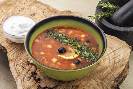 Солянка охотника