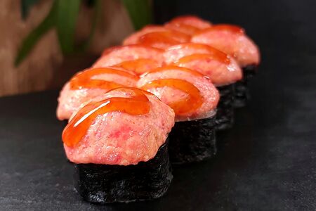 Запеченный ролл Buon с копченой курицей