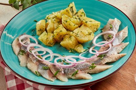 Сельдь с картофелем